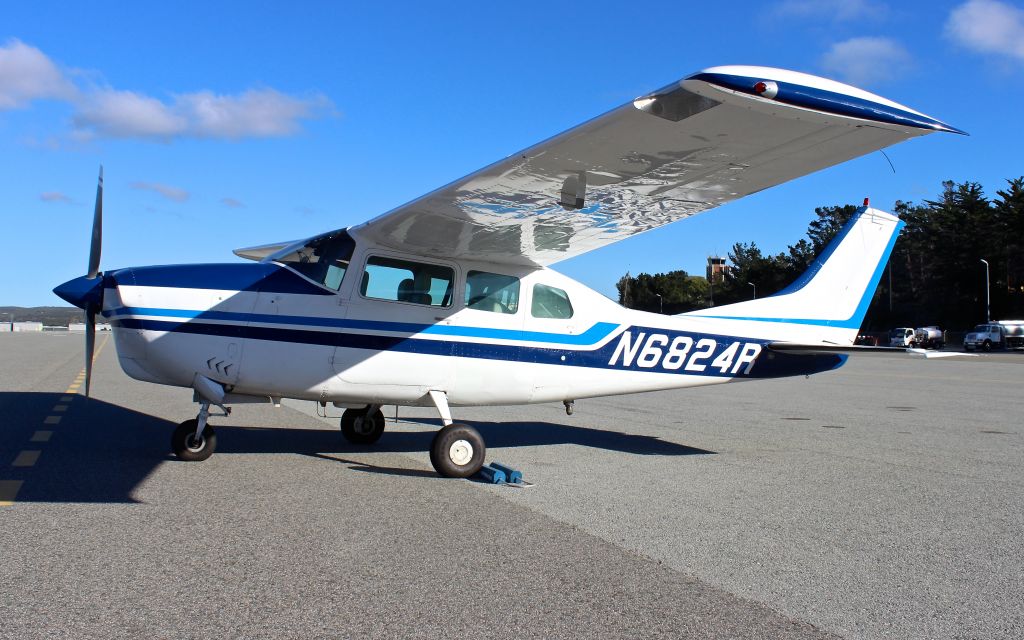 Cessna Centurion (N6824R)