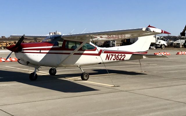 Cessna Skylane RG (N73622)