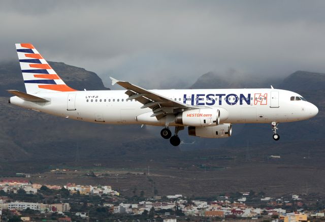 Airbus A320 (LY-FJI) - Operating for Condor.