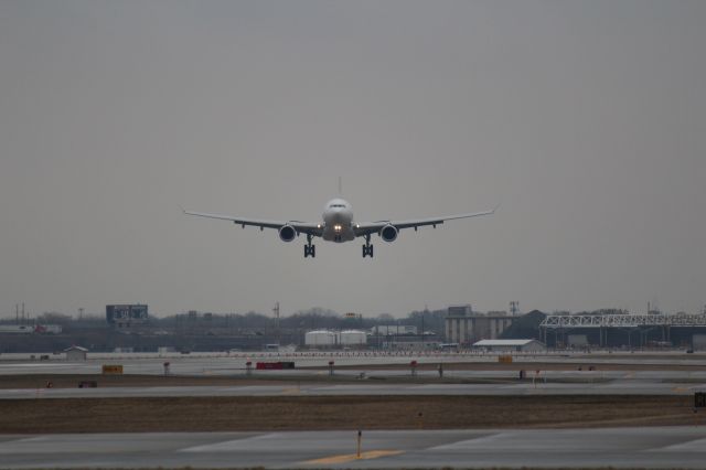 Airbus A330-300 (EC-LYF)