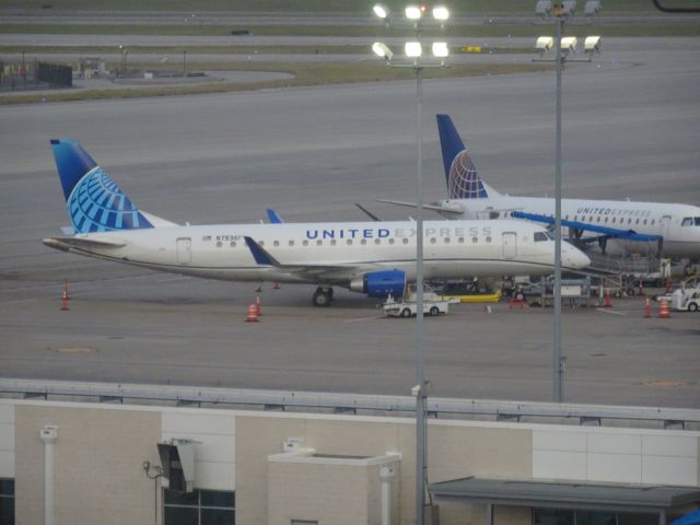 Embraer 175 (N78361)