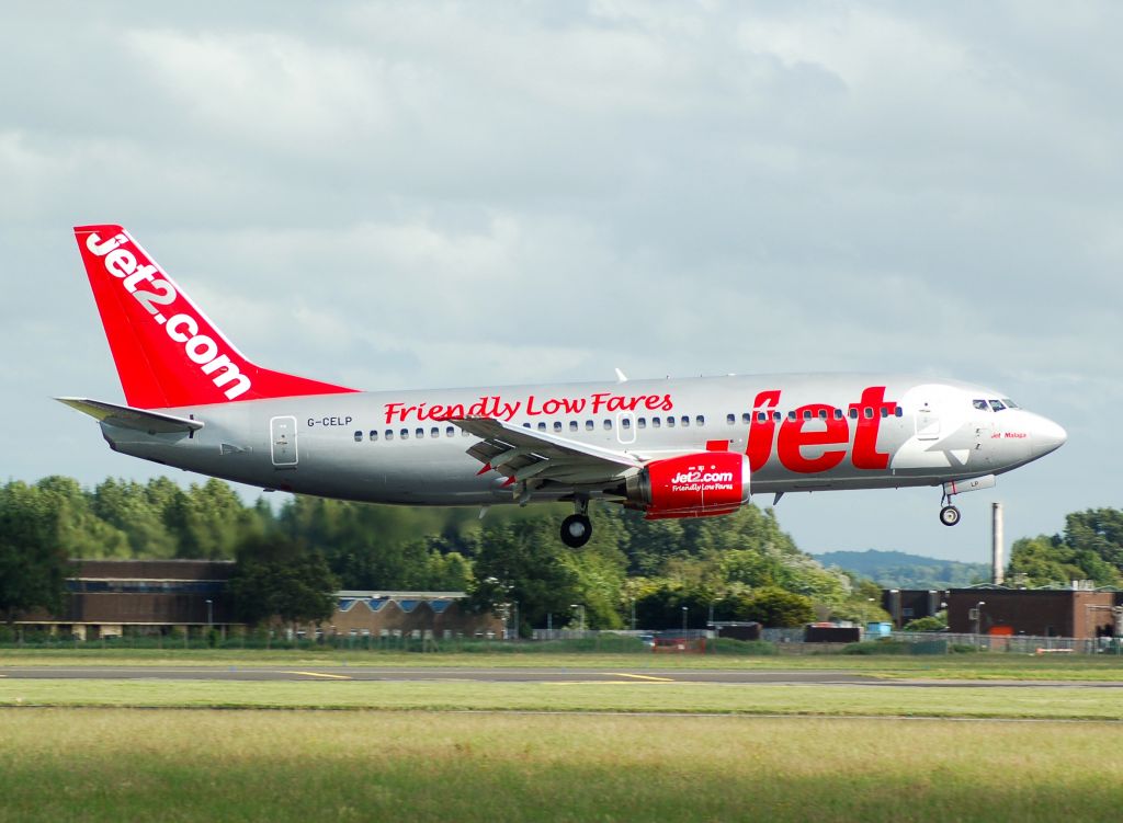 de Havilland Dash 8-400 (G-CELP)