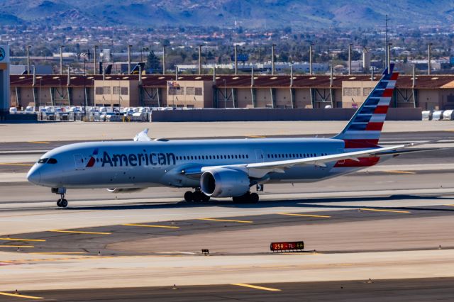 Boeing 787-9 Dreamliner (N820AL) - An American Airlines 787-9 taking off from PHX on 2/10/23 during the Super Bowl rush. Taken with a Canon R7 and Canon EF 100-400 II L lens.