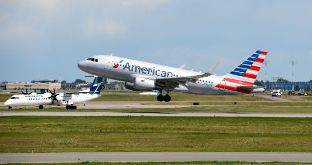 Airbus A319 (N9023N)