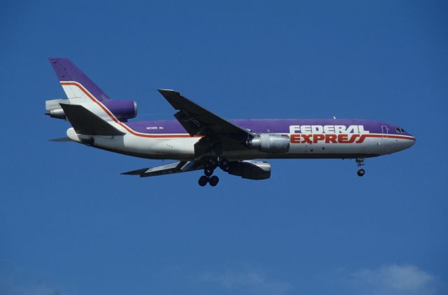 McDonnell Douglas DC-10 (N310FE) - Final Approach to Narita Intl Airport Rwy34 on 1991/08/17