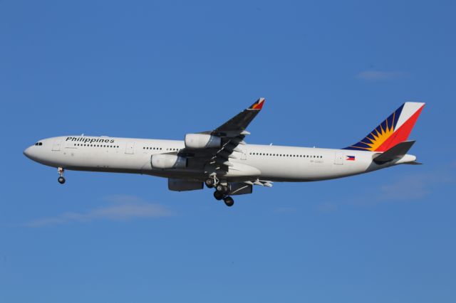 Airbus A340-300 (RP-C3437)