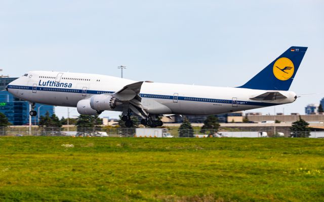 BOEING 747-8 (D-ABYT)
