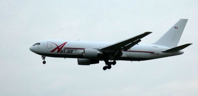 BOEING 767-200 (N750AX) - On final is this 1984 ABX Air Boeing 767-232 from the Spring of 2021.