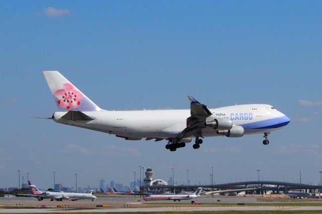 Boeing 747-400 (B-18711)