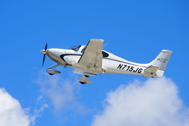 Cirrus SR-22 (N715JG)