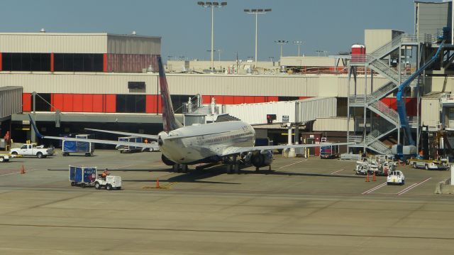 Boeing 737-900 (N810DN)