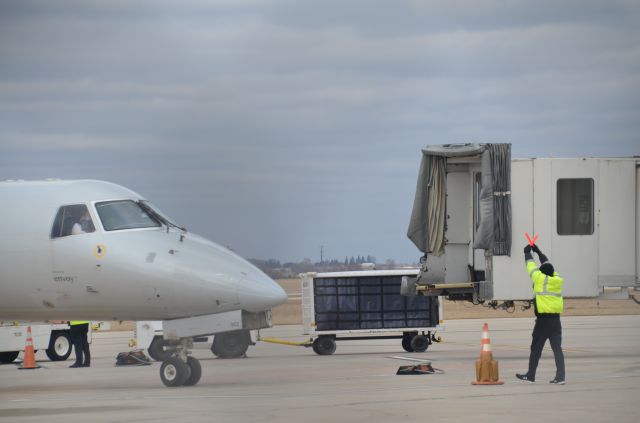 AAL3477 — - The only real reason we are safe on the ground! Shoutout to the marshals!