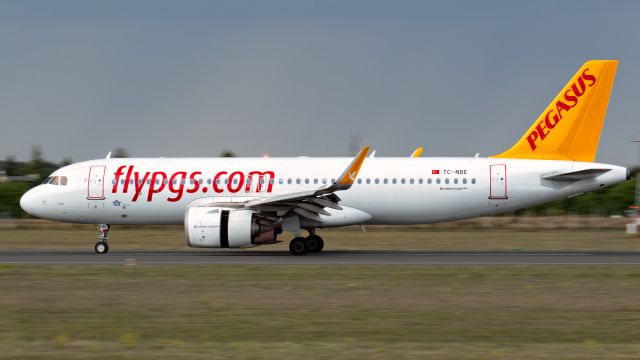 Airbus A320 (TC-NBE)