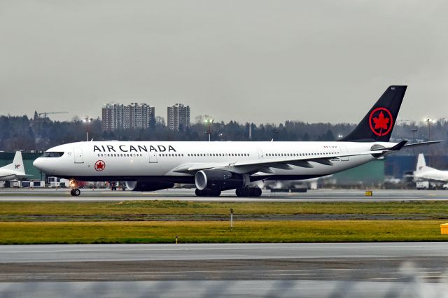 Airbus A330-300 (C-GFAF)