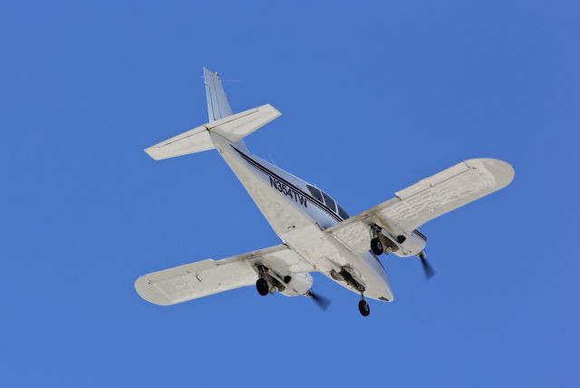 Piper Apache (N354TW)