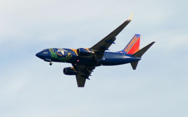 Beechcraft 18 (N727SW) - Southwest "Arizona" theme final approach for 2 Right at Nashville