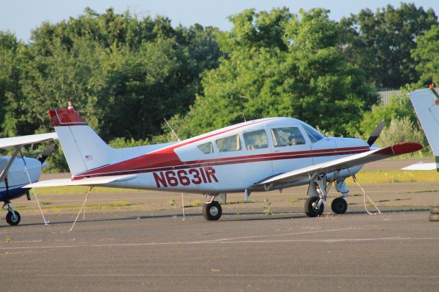 Beechcraft Sierra (N6631R) - N6631R parked at Robertson.