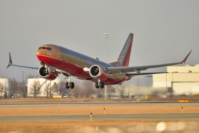 Boeing 737 MAX 8 (N871HK) - 12-31-22 23-R Departure.