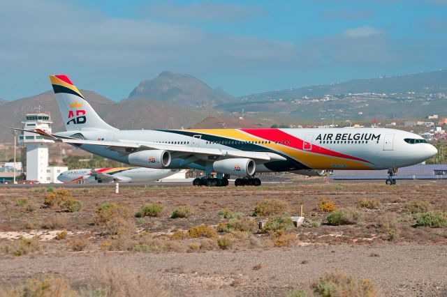 Airbus A340-300 (OO-ABA)