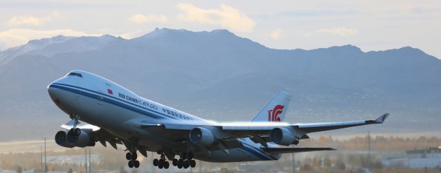 Boeing 747-400 (B-2409)