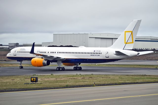Boeing 757-200 (TF-FIA)