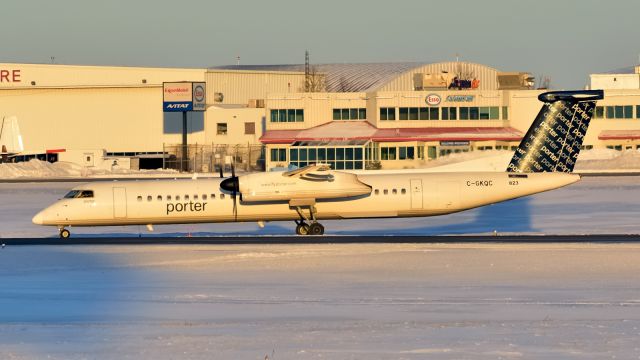 de Havilland Dash 8-400 (C-GKQC)