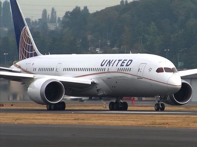 Boeing 787-9 Dreamliner (N27908) - At Dulles Searching for Better Planes And Found This UAL 787! 5 Dec 2017