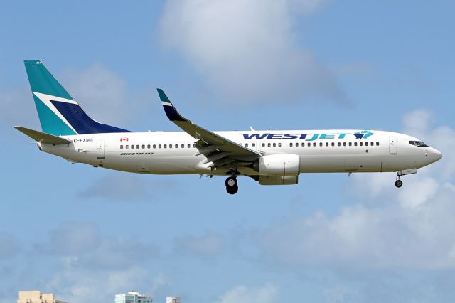 Boeing 737-700 (C-FXMS)