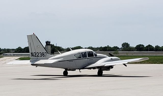 Piper Aztec (N22387) - Restricted