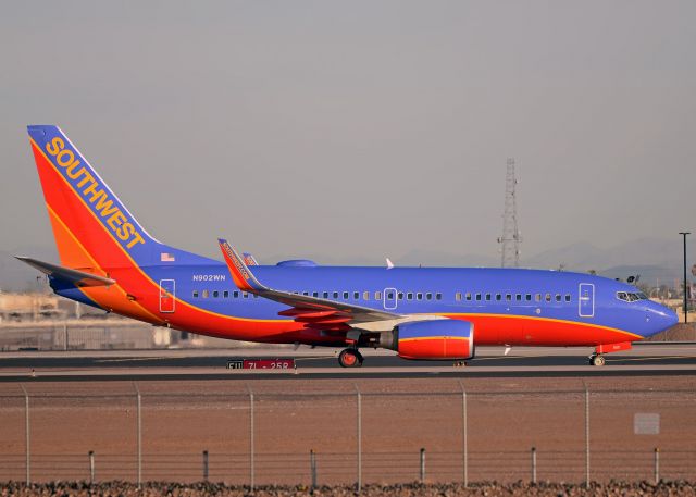 Boeing 737-700 (N902WN)