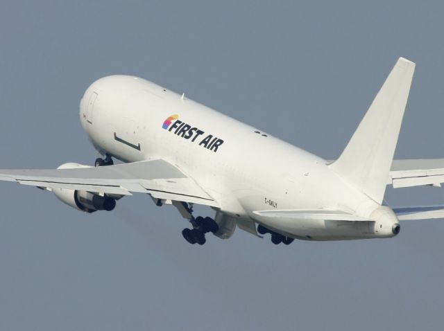 BOEING 767-200 (C-GKLY)