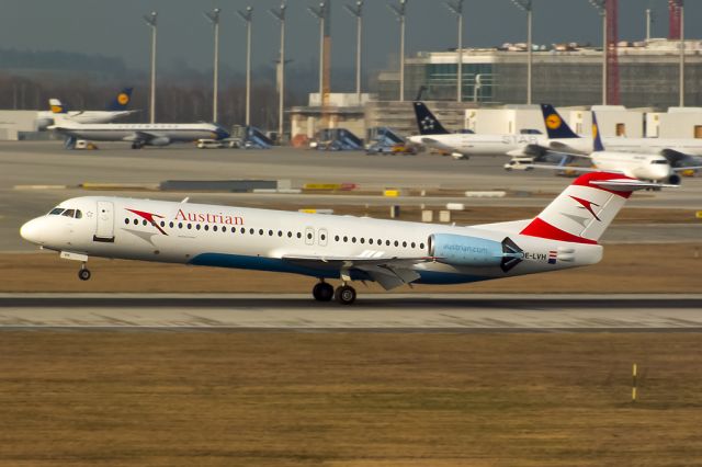 Fokker 100 (OE-LVH)