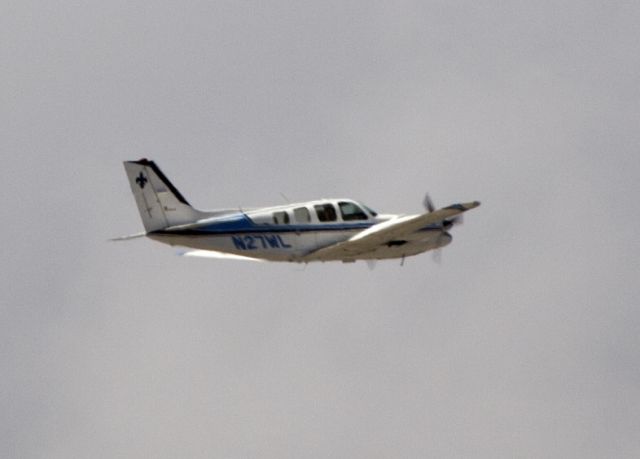 Beechcraft Baron (58) (N27WL)