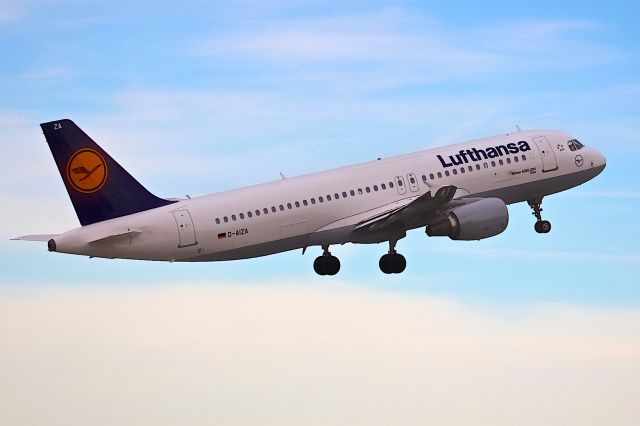 Airbus A320 (D-AIZA)