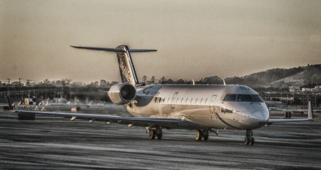 Canadair Regional Jet CRJ-200 (N928EV)