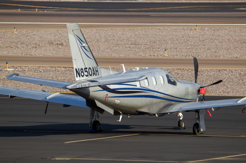 Socata TBM-700 (N850AH) - Spotted at KSDL on January 22, 2021