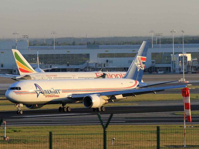 BOEING 767-300 (N396CM) - Int'l Miami KMIA - Brussels EBBR.