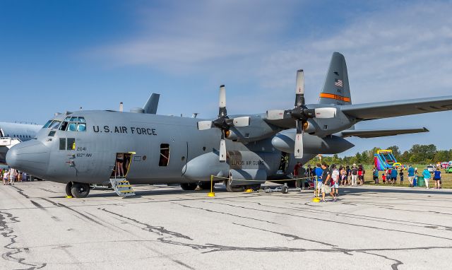 Lockheed C-130 Hercules (93-2041)