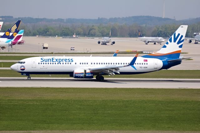 Boeing 737-800 (TC-SEK)