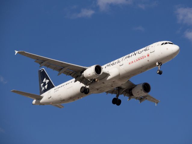 Airbus A321 (C-GITU) - Out for a spot during a beautiful if windy day.