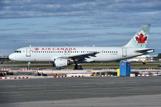 Airbus A320 (C-FDQQ)