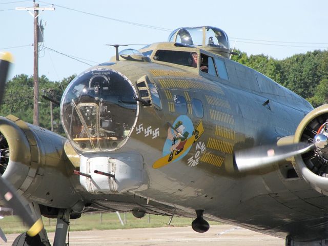 Boeing B-17 Flying Fortress (N93012)