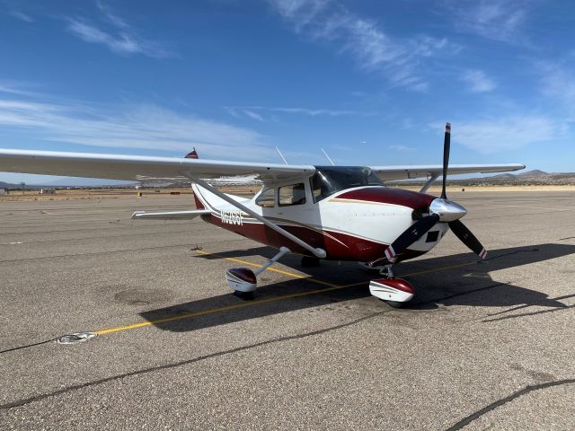 Cessna Skylane (N6266F)