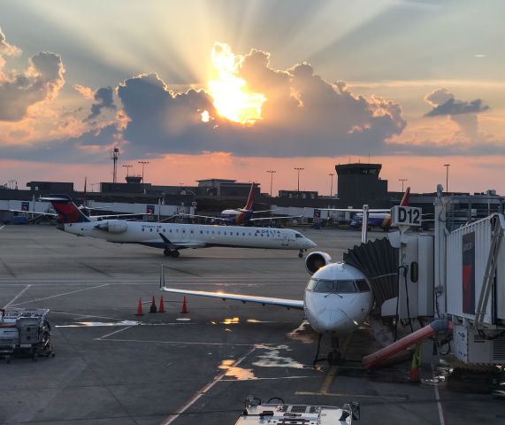 Canadair Regional Jet CRJ-200 (N835AY) - Beautiful sunset at ATL.  8/7/20.
