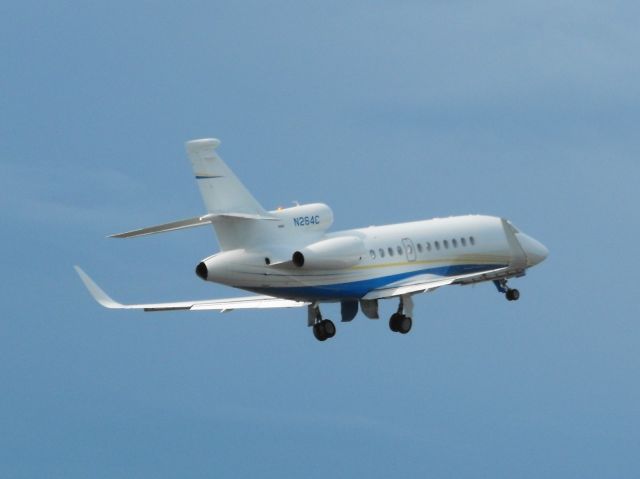 Dassault Falcon 900 (TWY13) - Falcon 900 departing RWY 09