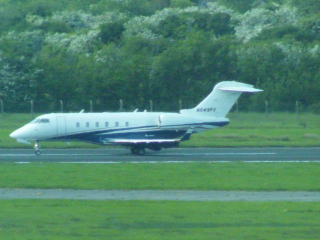 Bombardier Challenger 300 (N549FX) - N549FX EINN 31/05/13