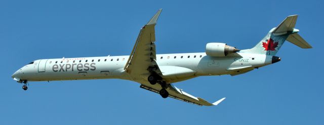 Canadair Regional Jet CRJ-900 (C-GNJZ)