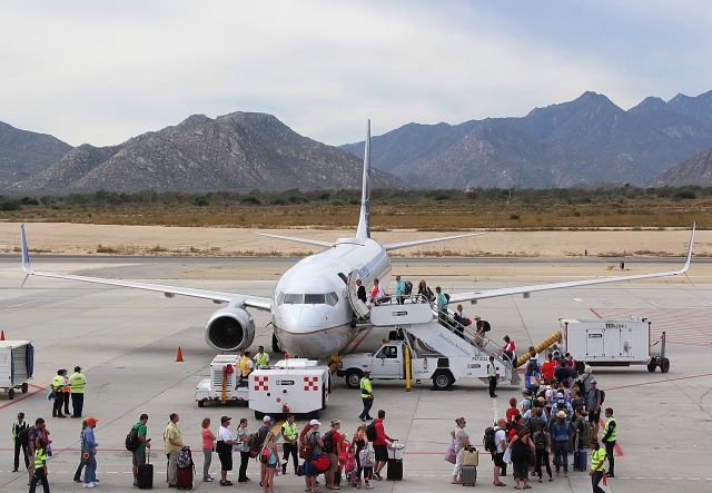 Boeing 737-900 — - United Airlines flight 1477 bound for Newark from Cabo San Lucas