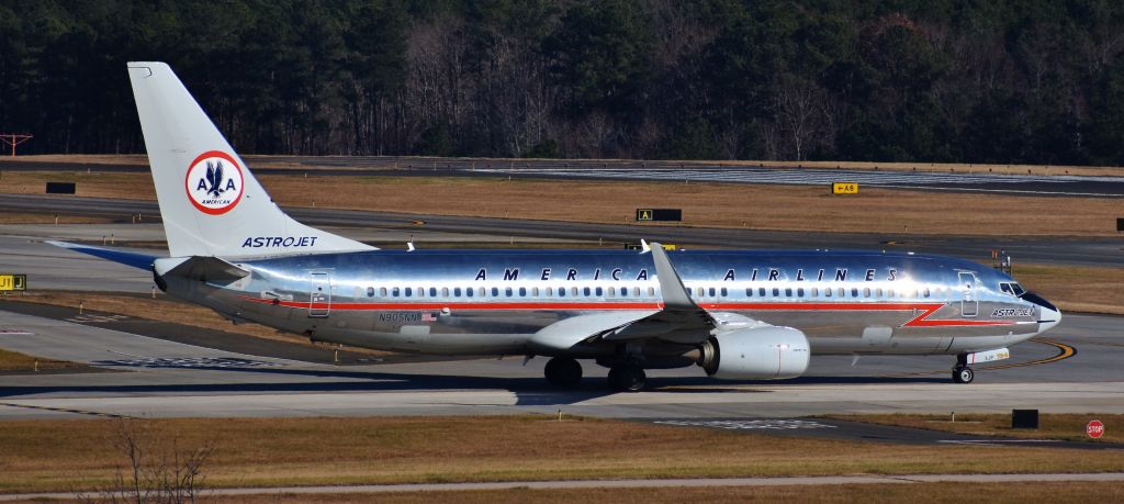 Boeing 737-800 (N905NN) - The beautiful Astrojet as seen from the RDU parking deck, 12/10/17.