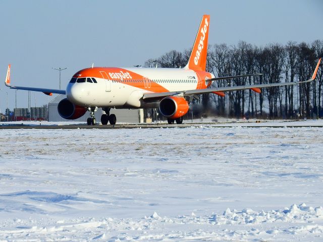 Airbus A320 (G-EZRM) - EPLB